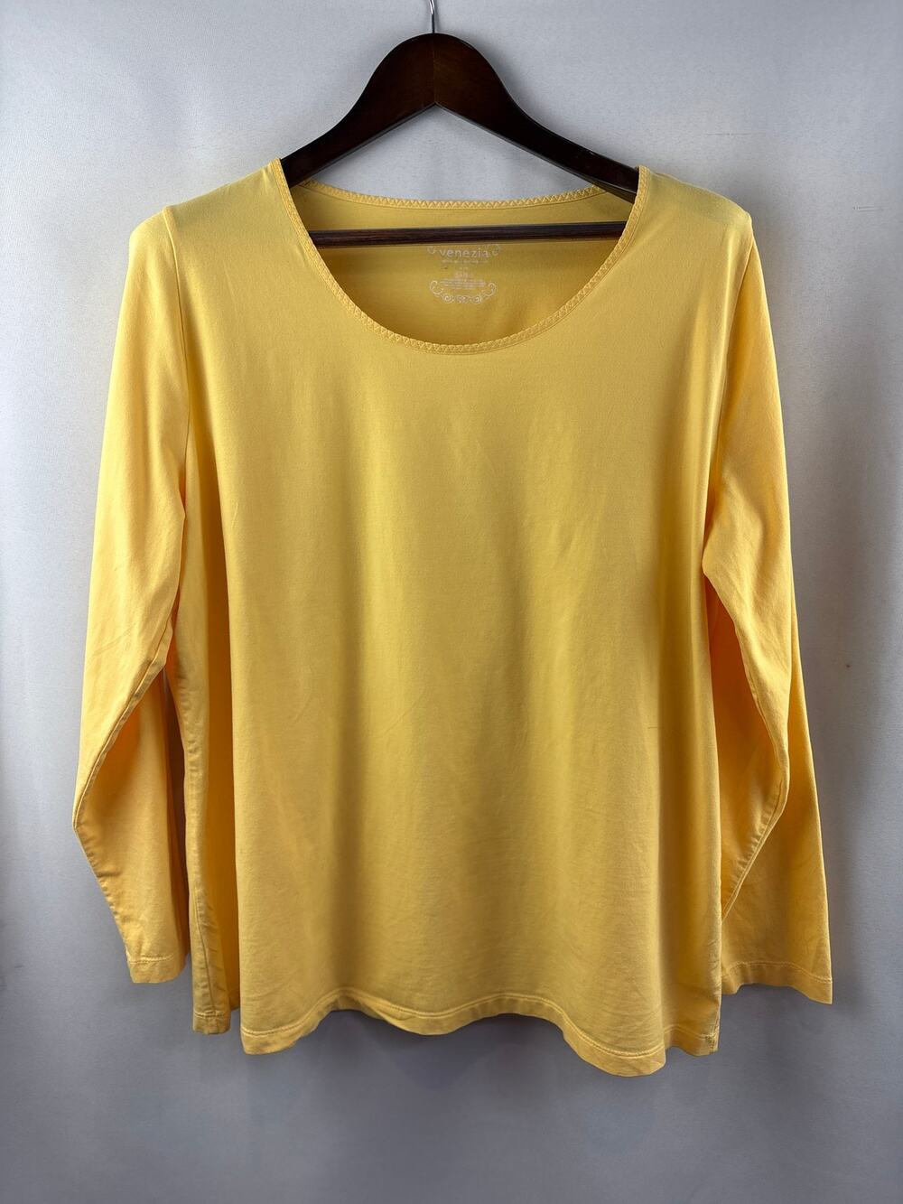 Women’s Venezia Size 18/20 Butter Yellow Long Sleeve Shirt